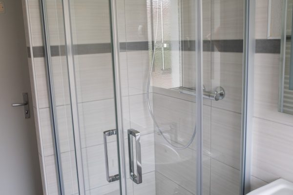 So muss eine Dusche bei einer Wohnungsübergabe aussehen!
